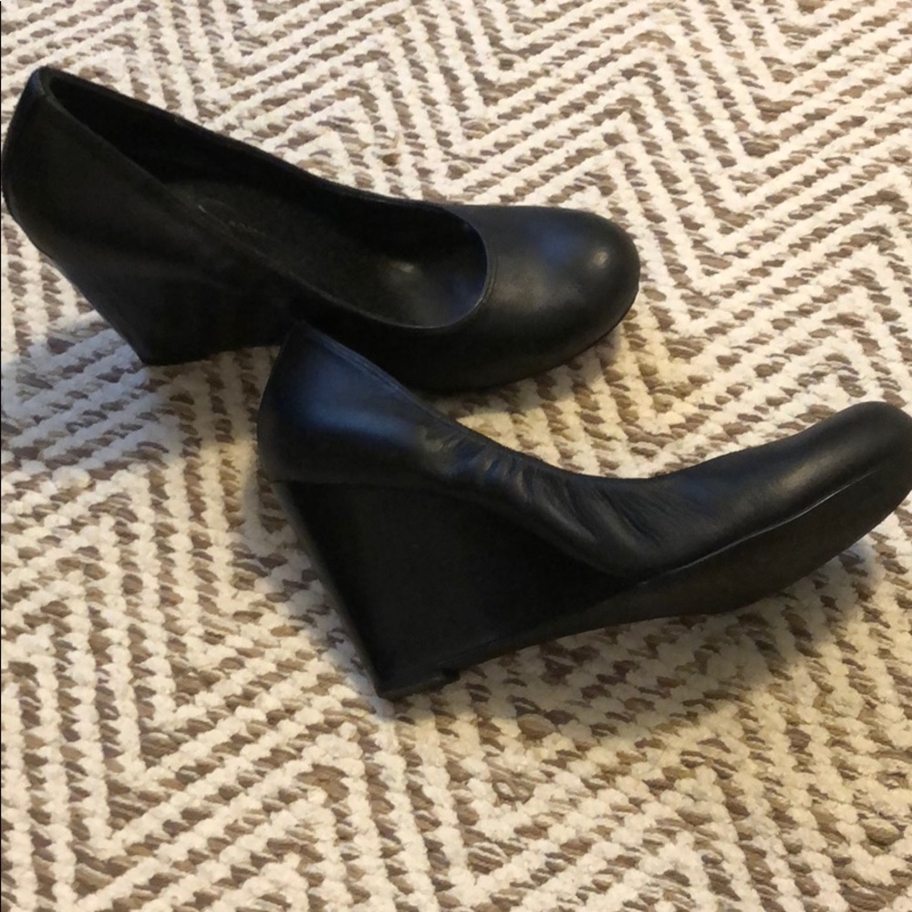 Wedge shoes